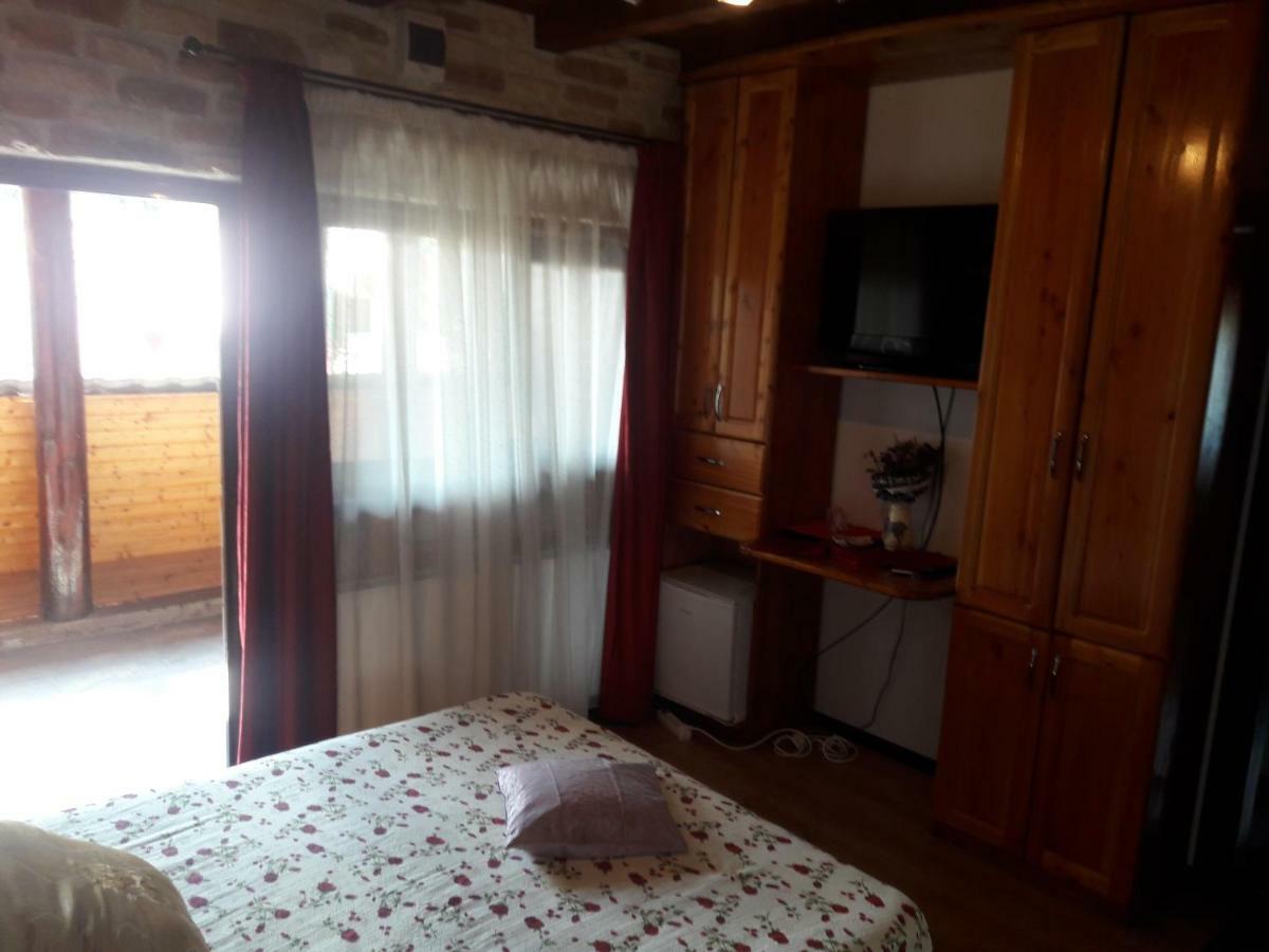 Отель Casa Daos Nucsoara  Экстерьер фото